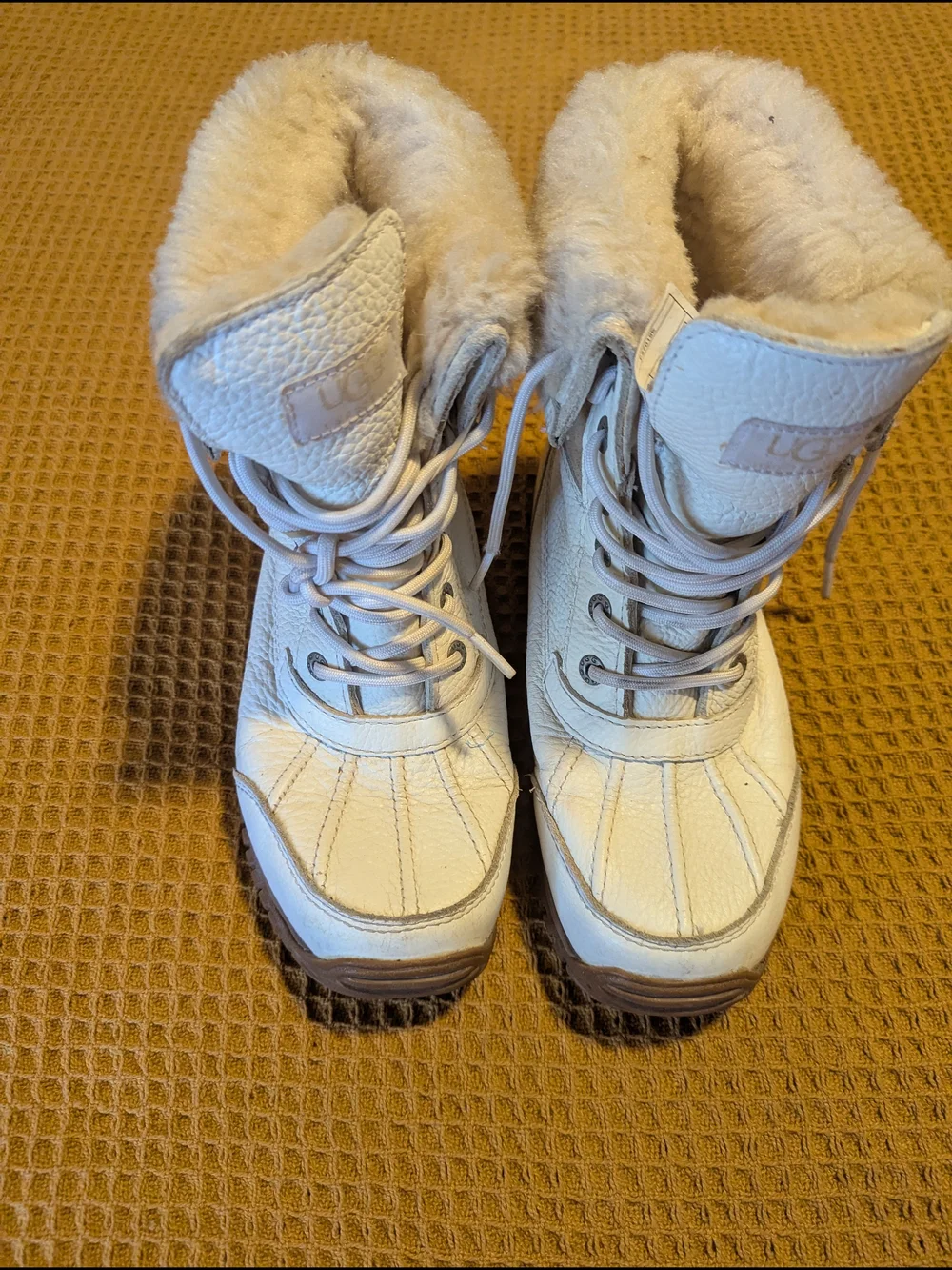 UGG Women’s Adirondack II Waterproof Boots White, 7